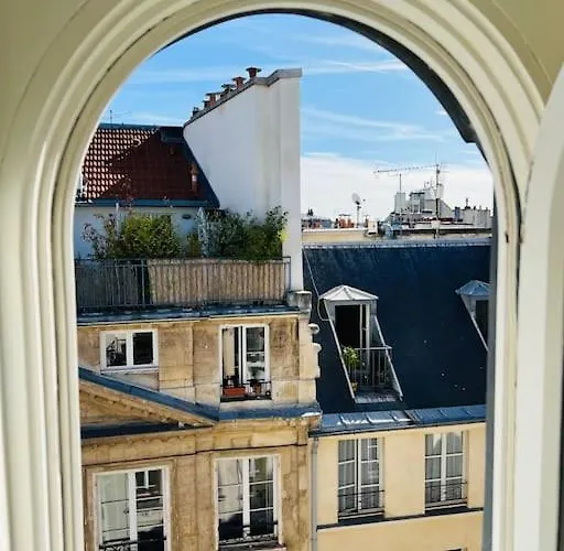 Marais - Sur Les Toits * Paříž